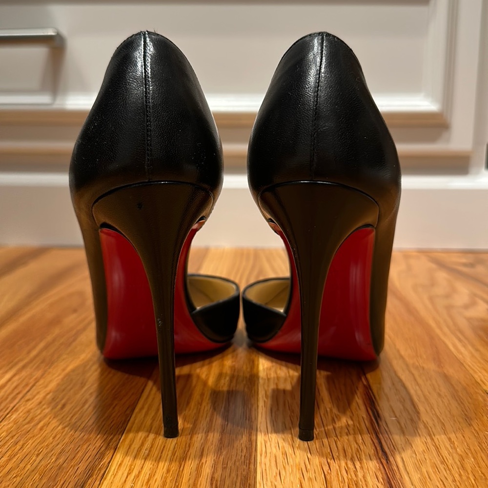 Black pumps, good condition